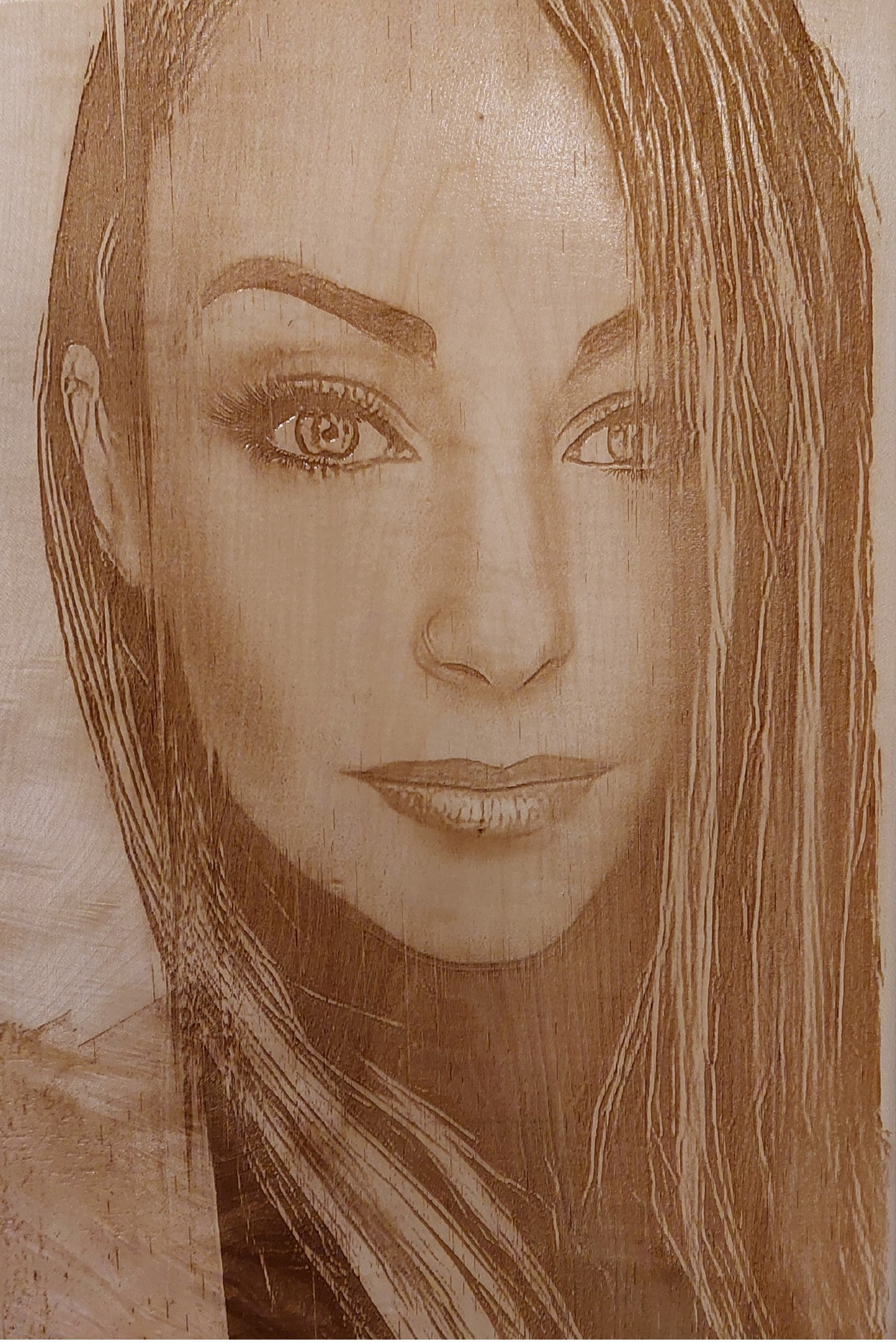 Izdelam unikatni portret po vaših željah dimenzije 30x50 cm-hudeartles.si