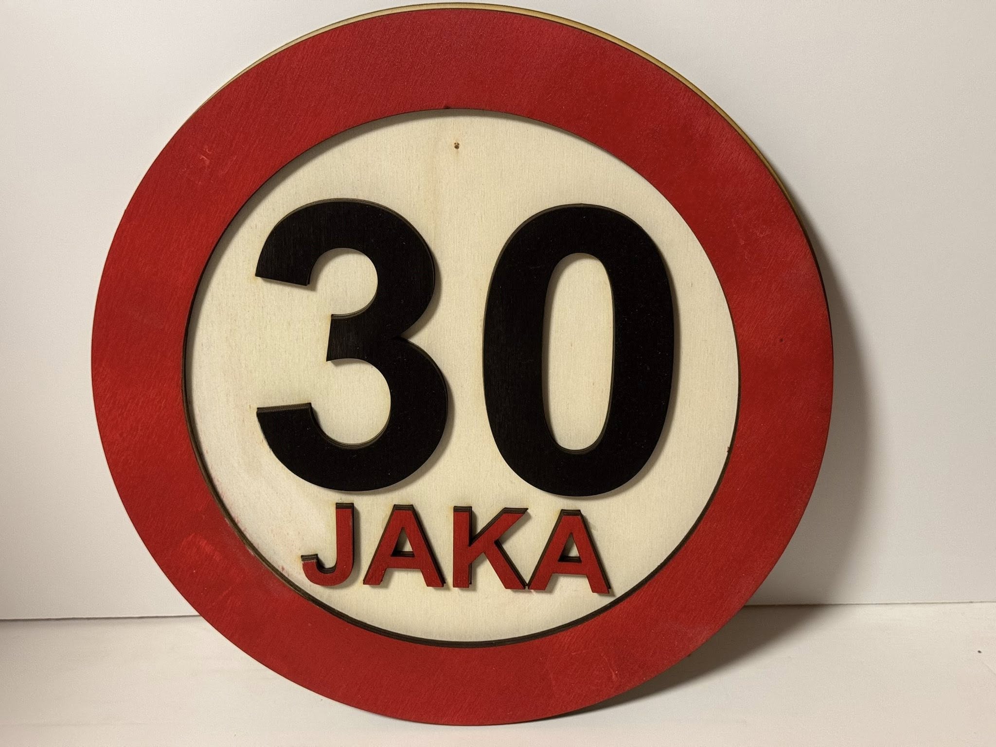 Znak iz lesa-hudeartles.si